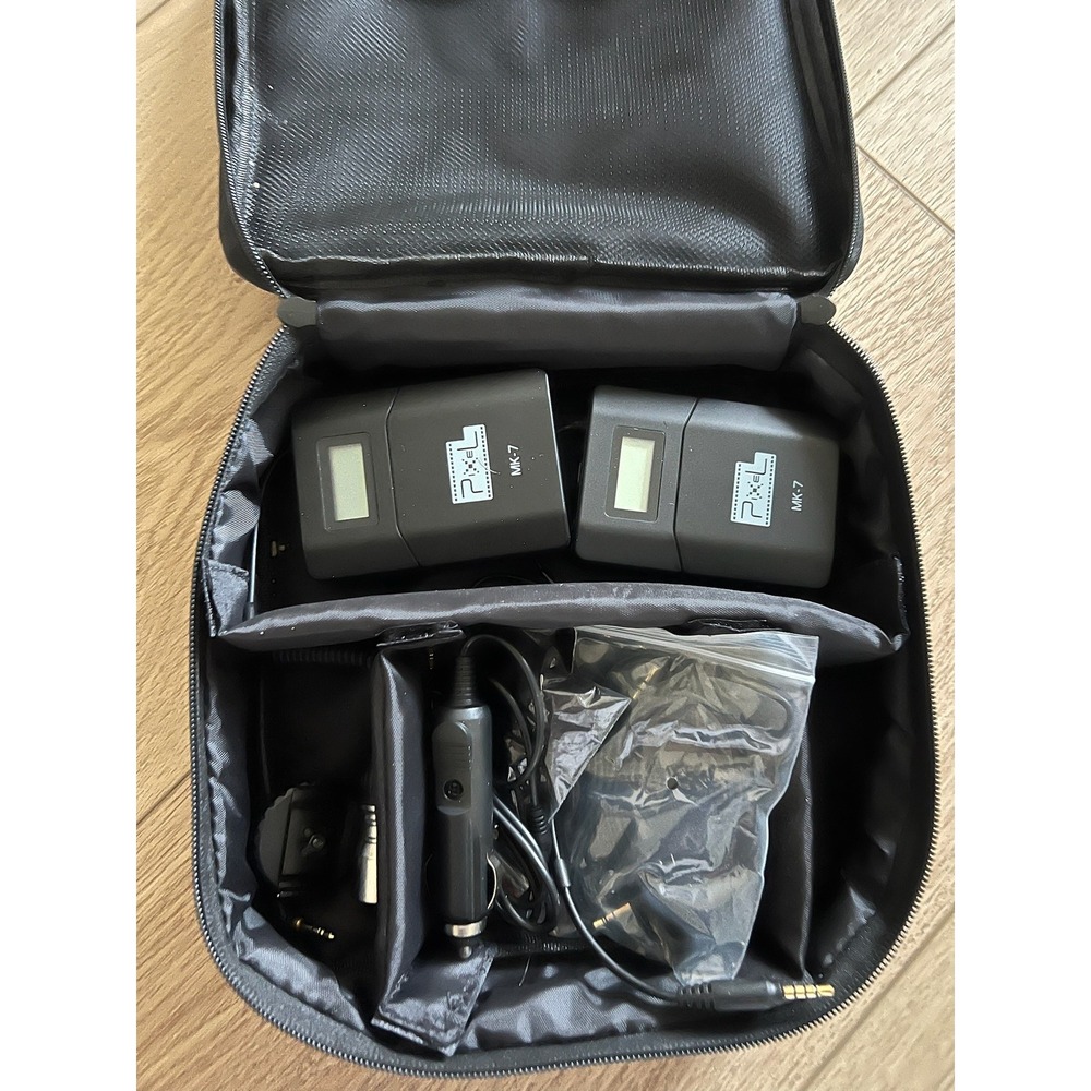 Pixel MK7 Wireless Lavalier Microphone System with Accessories and Case - Picture 2 of 5